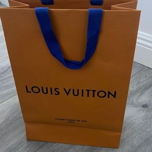 Louis Vuitton paper bag small size 9,5”x14”x4,5”